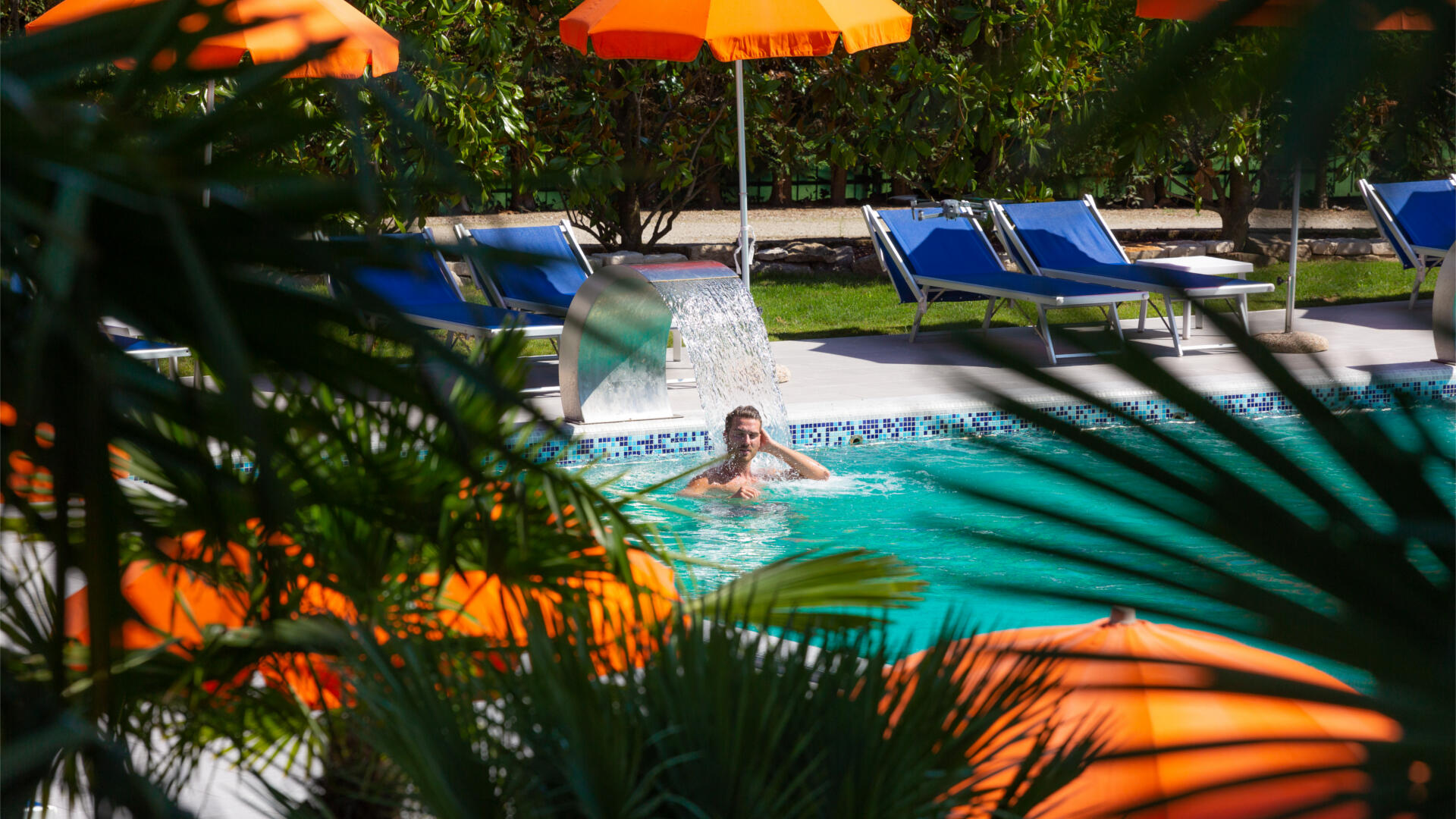 Abano – dieser Name ist Synonym für Wellness und Heilkuren. Der Name stammt aus dem Griechischen “à ponos” und bedeutet „das vom Schmerz befreit“. Bereits in ihrem Namen finden wir also die wahre Berufung der Stadt.